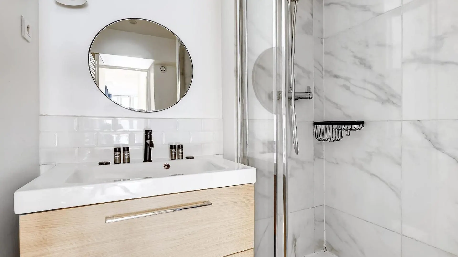 Apartment Charme Contemporain Pres De La Villette - 4P Paris